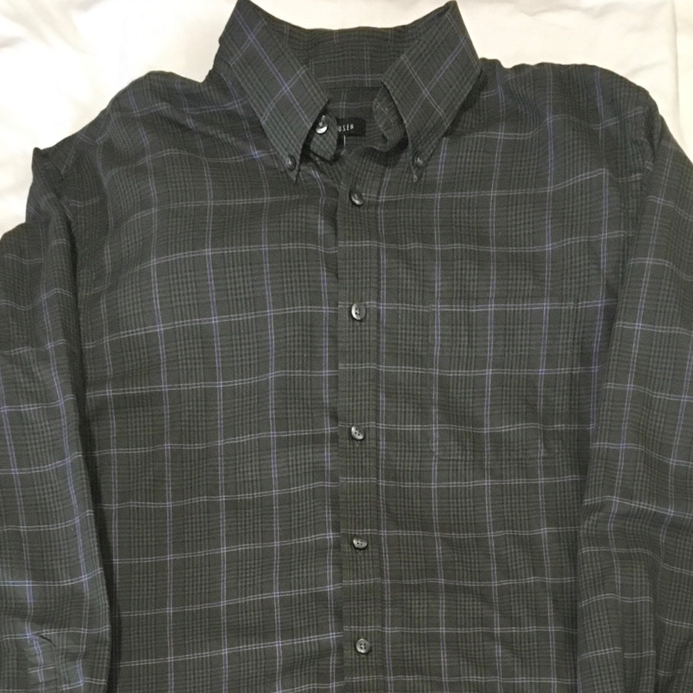 Van Huesen button up dress shirt